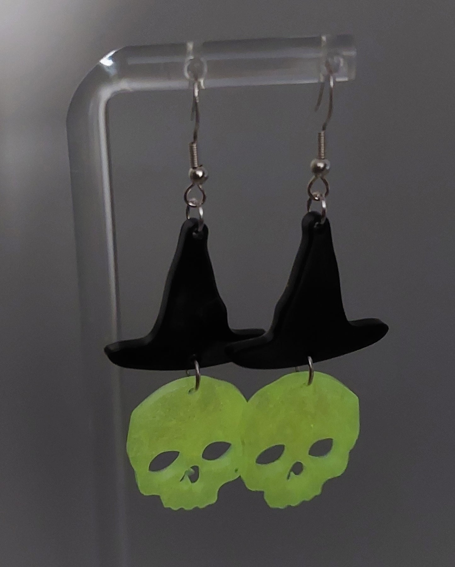 Witchy Glow Skulls